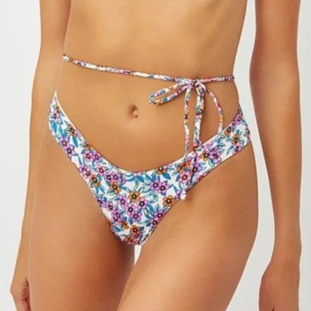 New! Set Frankies Bikinis Flower Farm Floral Bikini Set 31483
